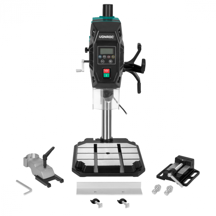 Pillar Drill 900W – With digital control panel and LCD display | Incl. Accessories